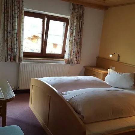 Gaestehaus Wallner 基茨比厄尔